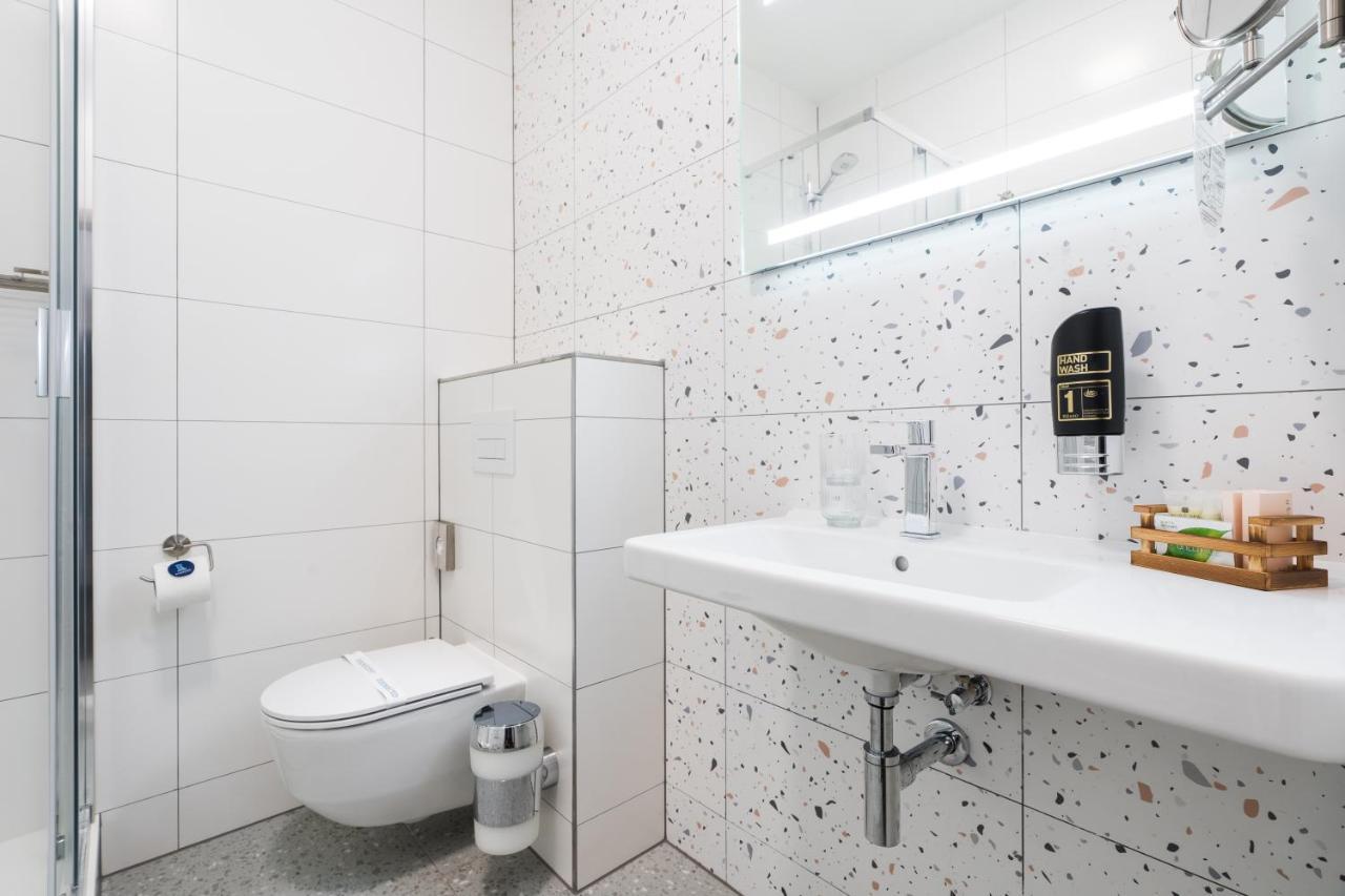 Riverside Hotel Plzen Bagian luar foto