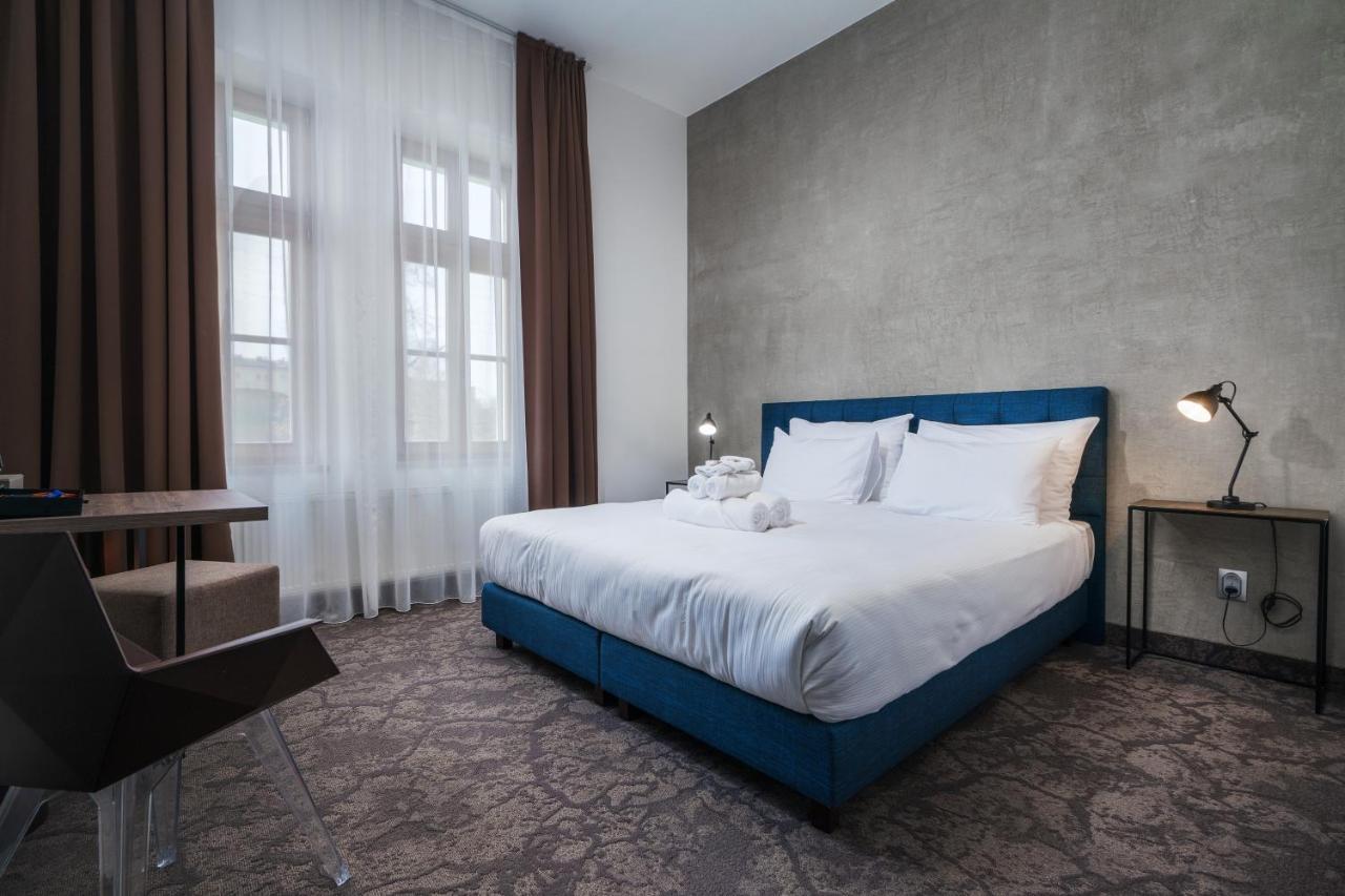 Riverside Hotel Plzen Bagian luar foto