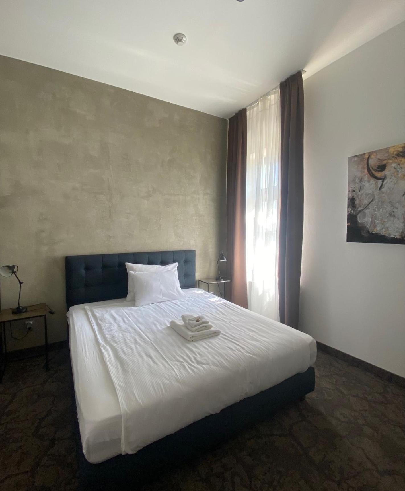 Riverside Hotel Plzen Bagian luar foto