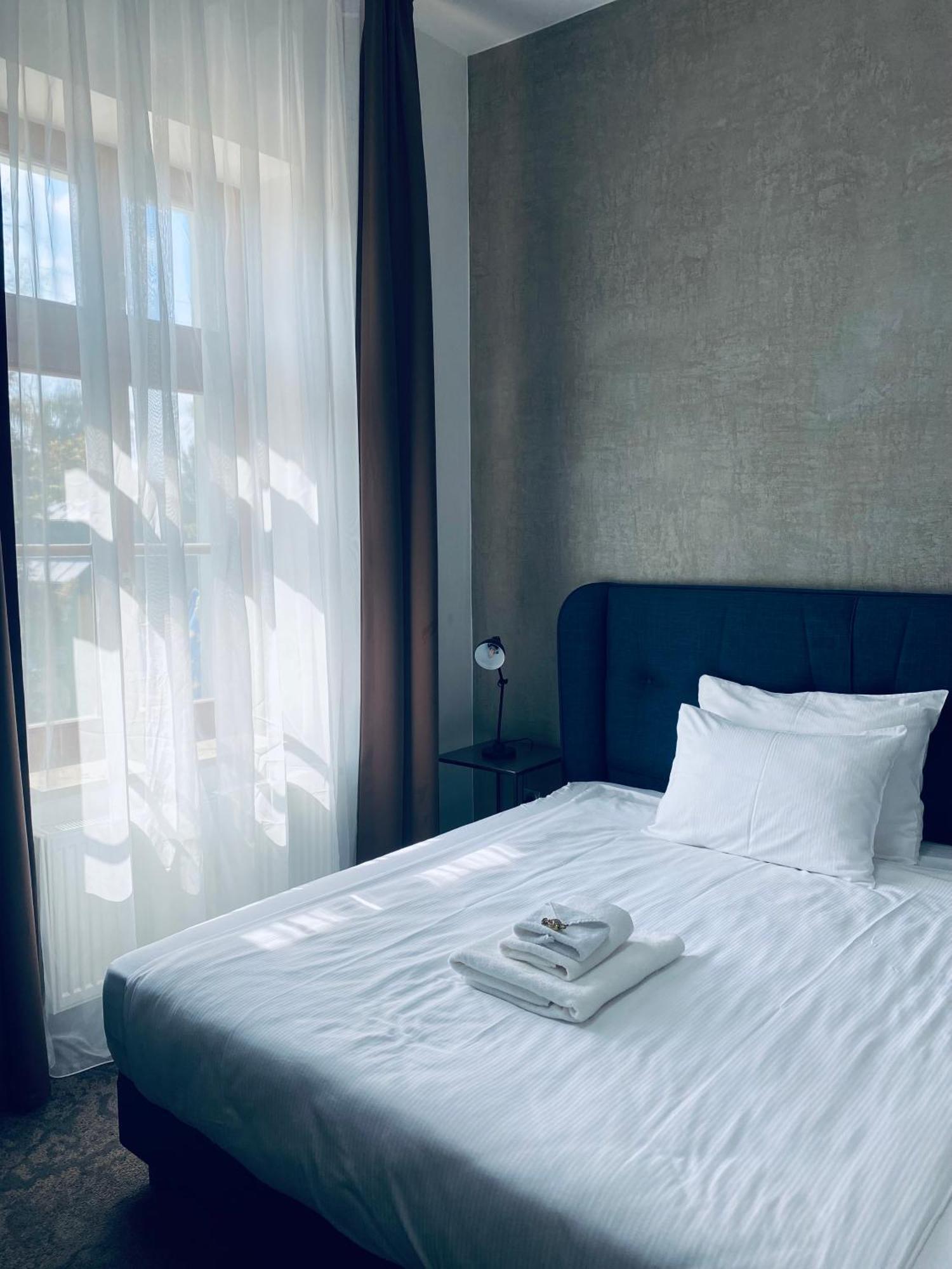 Riverside Hotel Plzen Bagian luar foto